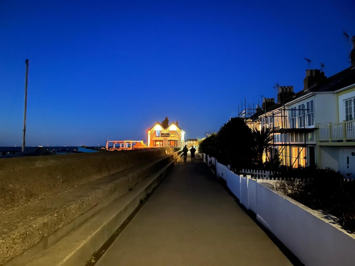 Whitstable The Jolly Exterior foto